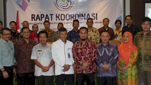 Rapat Koordinasi Rencana Zonasi Wilayah Pesisir dan Pulau-Pulau Kecil (RZWP3) yang di Gelar oleh Kementrian Kelautan dan Perikanan diHotel Salak Tower, Jalan Salak No 38-40 Babakan, Bogor, Rabu (30/01/2019).