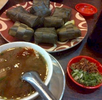 5 Warung Makan Legendaris di Makassar yang Buka 24 Jam