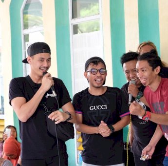 Hibur Korban Longsor di Sapaya, Isteri Bupati Gowa Hadirkan Komedian dan Sineas Sulsel