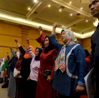 Ratusan Tenaga Kesejahteraan Sosial Kecamatan Se-Sulsel Deklarasikan Antihoax