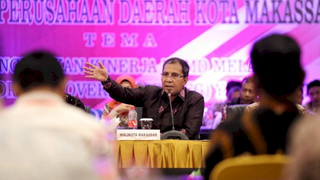 Waki Kota Makassar, Moh. Ramdhan Pomanto memberikan arahan pada Rakorsus lingkup Perusda, di Hotel Swisbell Makassar, Kamis (07/02/2019).