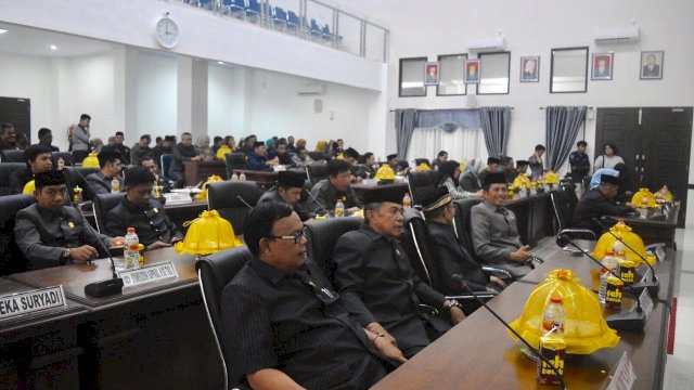 Rapat Paripurnaa DPRD Kabupaten Gowa, Senin (11/02/2019).
