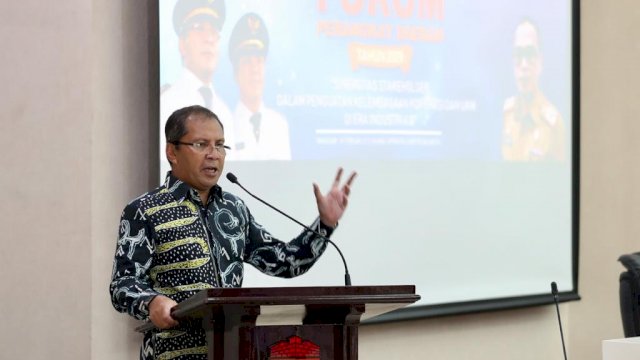Wali Kota Makassar, Moh. Ramdhan Pomanto memberikan arahan pada Forum Perangkat Daerah Tahun 2019, Dinas Koperasi dan UKM, di Ruang Sipakatau, Balaikota Makassar, Kamis (14/02/2019).