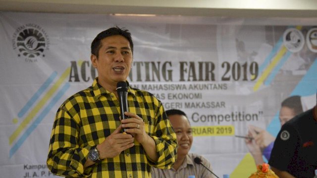 Wakil Wali Kota makassar Syamsu Rizal (Deng Ical) memberikan arahan saat penutupan Accounting Festival Fakultas Ekonomi UNM, Minggu (17/02/2019).