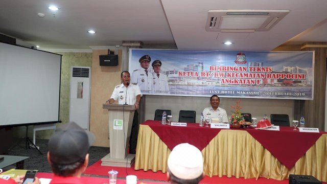 Wali Kota Makassar, Moh. Ramdhan 'Danny' Pomanto membuka bimbingan teknis RT/RW se-Kecamatan Rappocini, Rabu (20/02/2019).