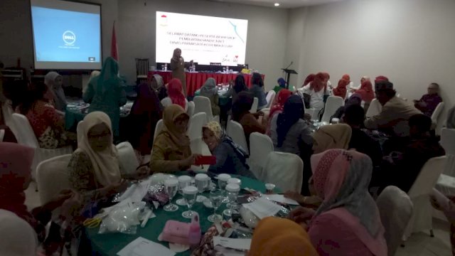 Workshop pembuatan kerajinan tangan yang diselenggarakan oleh Dinas Pariwisata Kota Makassar, Senin (25/02/2019).