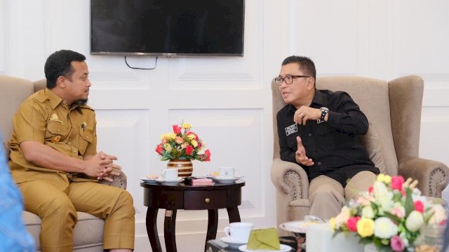Wakil Gubernur Sulsel Andi Sudirman Sulaiman, menerima kunjungan Direktur Utama TVRI Helmi Yahya, di Baruga Lounge Kantor Gubernur Sulsel, Selasa (26/02/2019).