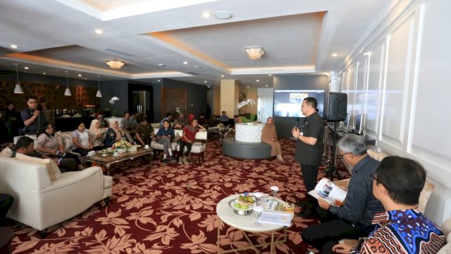 Kepala Biro Humas dan Protokol Pemprov Sulsel, Devo Khaddafi menerima kunjungan Humas dan Wartawan dari Pemprov DI Yogyakarta, Selasa (26/02/2019).