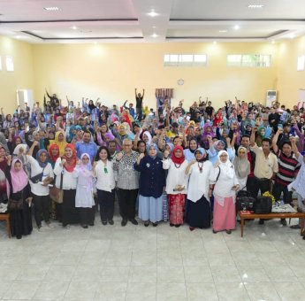 Aliyah Mustika Imbau Perempuan Sulsel Selektif Memilih Kosmetik