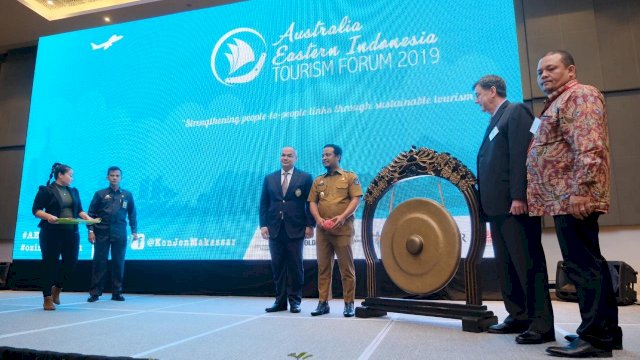 Official Opening and Presentations on Australia-Eastrn Indonesia Tourism Forum yang berlangsung di Hotel Four Point by Sheraton Makassar, Senin (04/03/2019).