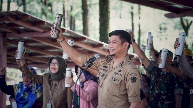 Peringatan Hari Peduli Sampah Nasional (HPSN) 2019, di Kawasan Wisata Alam Pinus Malino, Senin (04/03/2019).