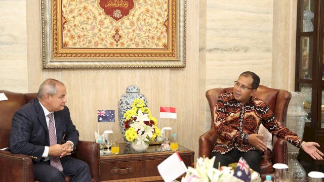 Wali Kota Makassar Moh Ramdhan 'Danny' Pomanto menerima kunjungan Wali Kota Gold Coast Australia Mr. Tom Tate, di Kediaman Pribadinya Jl. Amirullah Kota Makassar, Selasa (05/03/2019).