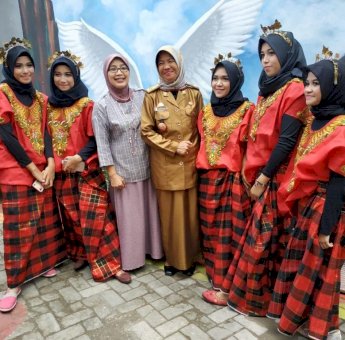 Tim Penilai Lomba Sombere’ dan Smart Lorong 2019 Puji Gravity Lorong Emmy Saelan