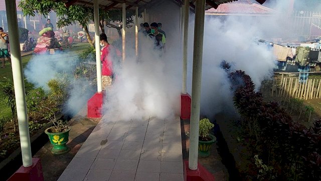 Suasana Rutan Kelas IIB Pinrang yang dikepung asap Fogging, Rabu (13/03/2019).