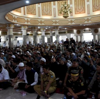 Ustad Khalid Basalamah Bawakan Tausiyah Pemda Soppeng