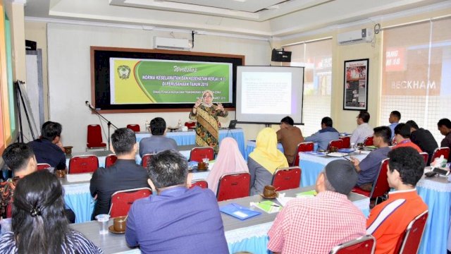 Workshop Norma K3 kepada 40 perwakilan pengusaha dan karyawan perusahaan, berlangsung di Ruang Pertemuan Planet Beckham 18, Kabupaten Gowa, Kamis (28/03/2019).