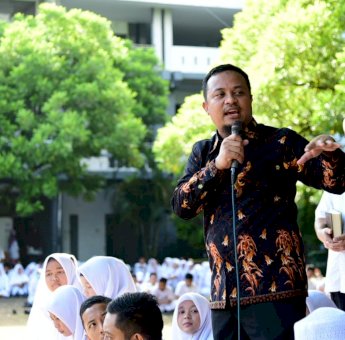 Wakil Gubernur Sulsel Motivasi Peserta UNBK di SMAN 1 Makassar