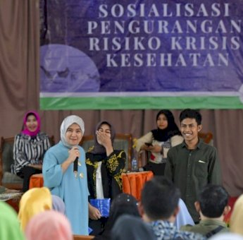 Aliyah Mustika dan Kemenkes Edukasi Warga Pencegahan Penyakit Akibat Banjir