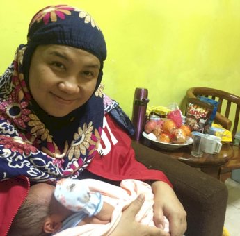 Melahirkan Anak Pertama, Sari Bulan Dibanjiri Ucapan Selamat, Diantaranya Isteri Gubernur Sulsel