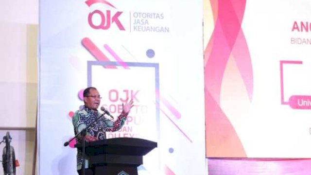 Wali Kota Makassar, Moh. Ramdhan Pomanto membuka OJK Goes to Campus dan Edu Expo di Balai Sidang Kampus Universitas Muhammadiyah Makassar, Kamis (28/03/2019).