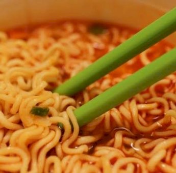 Ngeri, Ternyata Ini 10 Dampak Buruk Dari Konsumsi Mie Instan