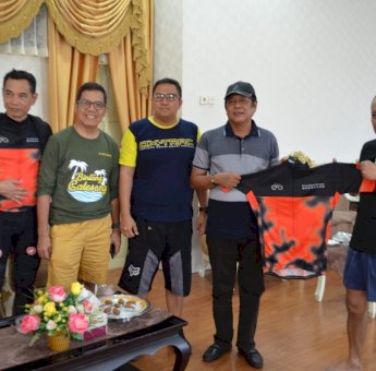 Tempuh Waktu 9 Jam Dari Makassar, Rombongan Sepeda ‘Esso-Esso’ Tiba di Soppeng