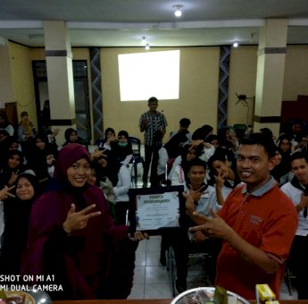 Tumbuhkan Sikap Kepemimpinan, Ini yang Dilakuka Himikom UMI Kepada Mahasiswa Baru