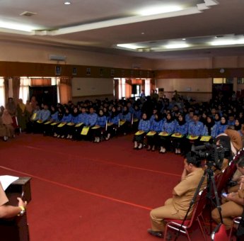 Bupati Soppeng Serahkan SK CPNS dan Kenaikan Pangkat