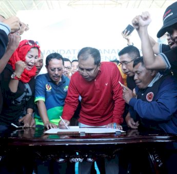 Tanda Tangani Perwali RT/RW, Danny : Hari ini Penasehat Walikota Memiliki Tugas Resmi