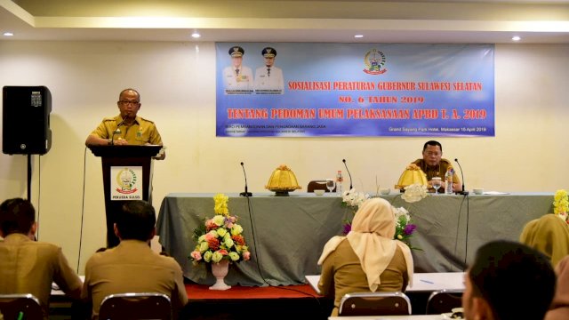 Penjabat Sekda Provinsi Sulsel, Ashari F Radjamilo membuka Sosialisasi Pergub Sulsel Nomor 6 Tahun 2019 tentang Pedoman Umum Pelaksanaan APBD Sulsel TA 2019, di Hotel Grand Sayang Park Hotel, Makassar, Senin (15/04/2019).