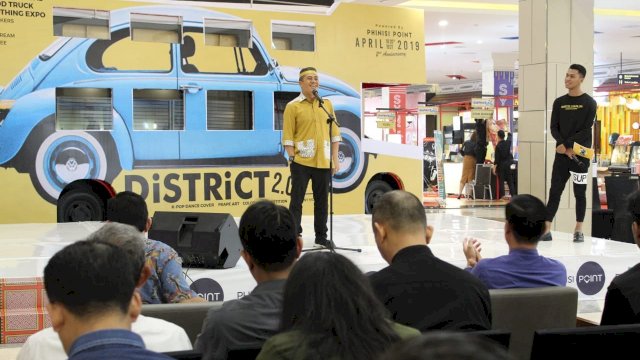 Wakil Wali Kota Makassar, Syamsu Rizal (Deng Ical) membuka acara Event Bazar District 2.0, di Atrium Netral Phinisi Point Makassar, Jl Metro Tanjung Bunga, Kamis (18/04/2019).