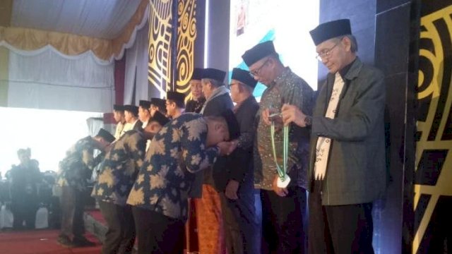 Wisuda ke-6 Pondok Pesantren Tahfidzul Qur'an Al-Imam Ashim, di Jalan Inspeksi Kanal, Kota Makassar, Minggu (21/04/2019).