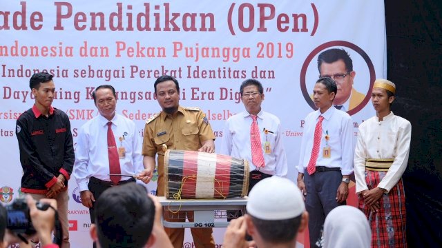Wakil Gubernur Sulsel, Andi Sudirman Sulaiman, membuka Olimpiade Pendidikan 2019, di Kampus UNM Parangtambung, Kota Makassar (22/04/2019).
