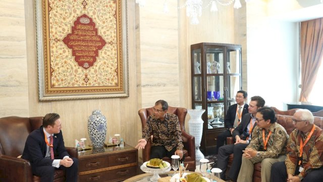 Wali Kota Makassar, Moh. Ramdhan Pomanto menerima Delegasi Dagang Perusahaan Belanda, bersama Tim Kedubes Belanda, Rabu (24/04/2019).