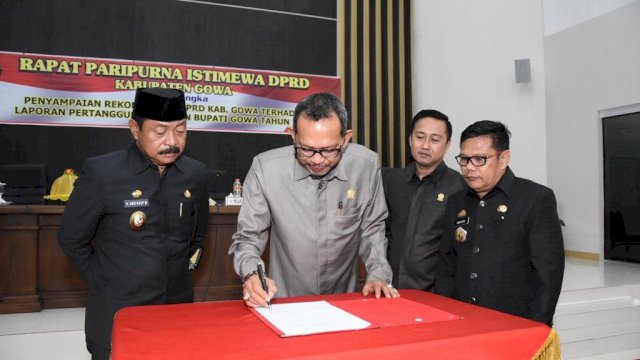 Rapat Paripurna Istimewa DPRD Gowa dalam rangka Penyampaian Rekomendasi DPRD Kabupaten Gowa Terhadap LKPJ Bupati Gowa, di Ruang Rapat Paripurna Kantor DPRD Gowa, Rabu (24/04/2019).