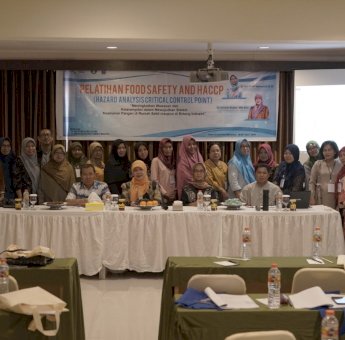 Tingkatkan Pelayanan Konsumen, Poltekkes Makassar Gelar Pelatihan Food Safety And HACCP