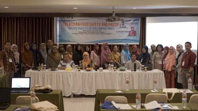 Pelatihan Food Safety And HACCP (Hazard Analysis Critical Control Point) oleh Jurusan Gizi Poltekkes Makassar, Sabtu (27/04/2019).
