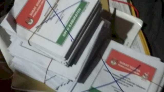 Surat suara yang dicoret-coret caleg dari PPP di TPS 9 Kelurahan Parang Banoa, Kecamatan Pallangga,&nbsp; Kabupaten Gowa.