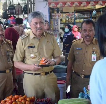 Hari Pertama Ramadhan, Bupati Pinrang Pantau Ketersediaan Pangan di Pasar
