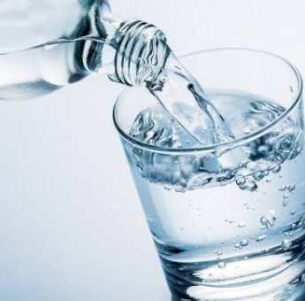 Aturan Minum Air Putih Selama Ramadhan Agar Kebutuhan Tubuh Tetap Terpenuhi