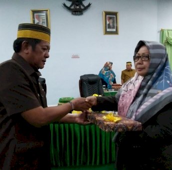 Wujud Daerah Layak Anak, Bupati Soppeng Serahkan Ranperda Ke DPRD untuk Dibahas