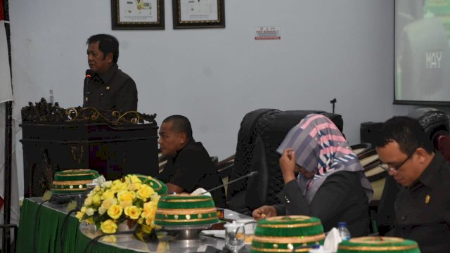 Bupati Soppeng Andi Kaswadi Razak memberikan sambutannya pada Rapat Paripurna DPRD Soppeng, Jumat (03/05/2019).