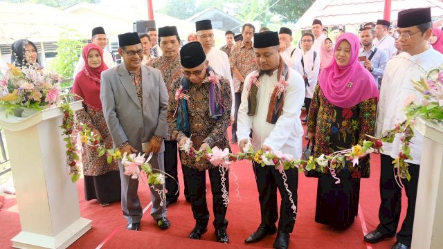 Peresmian Bank Wakaf Mikro Ummul Mukminin Aisyiyah, di Pesantren Putri Ummul Mukminin, Jumat (10/05/2019).