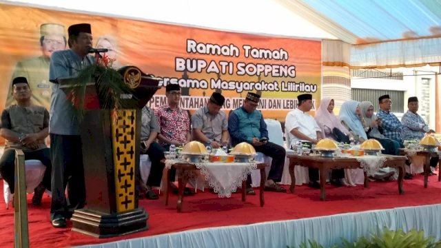 Bupati Soppeng, Andi Kaswadi Razak memberikan sambutan pada buka puasa bersama di Pondok Pesantren Hidayatullah, Kamis (16/05/2019).