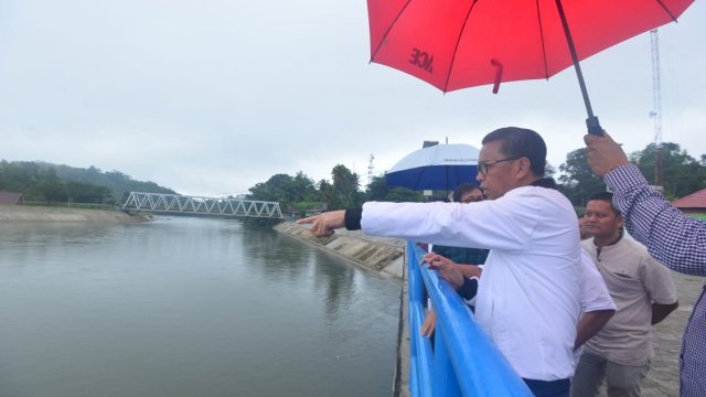 Gubernur Sulsel, Nurdin Abdullah meninjau bendungan Baliase di Kabupaten Luwu Utara, Kamis (30/05/2019).