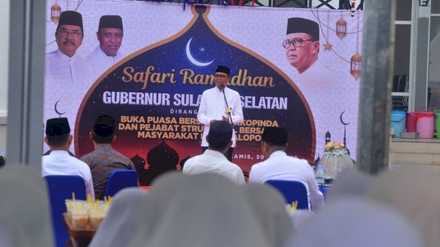Gubernur Sulsel, Nurdin Abdullah memberikan sambutan, di Masjid Agung Palopo, Kamis (30/05/2019).