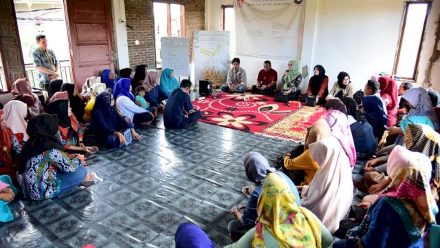 Isteri Gubernur Sulsel Temui Warga Macini Sombala, Ini yang Dibahas