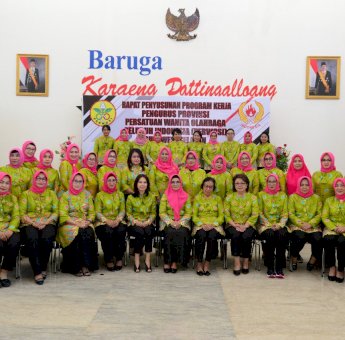 Lies F Nurdin : Ayo Kita Sehatkan Wanita-wanita Sulsel