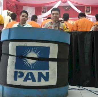 Polisi Gerebek Judi Sabung Ayam, Ring Arena Berlogo Partai Politik