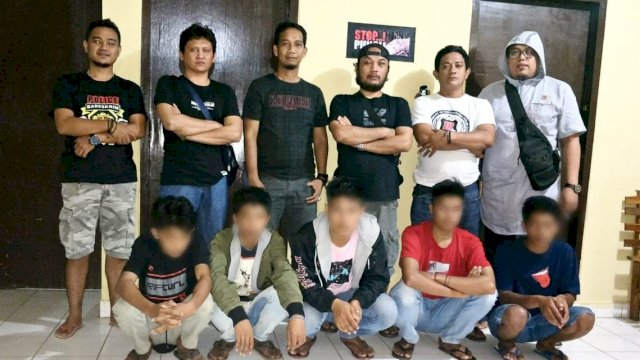 Lima pelaku penikaman di Kecamatan Cina berhasil diamankan Resmob Polres Bone di Ponre, Sabtu (29/06/2019).